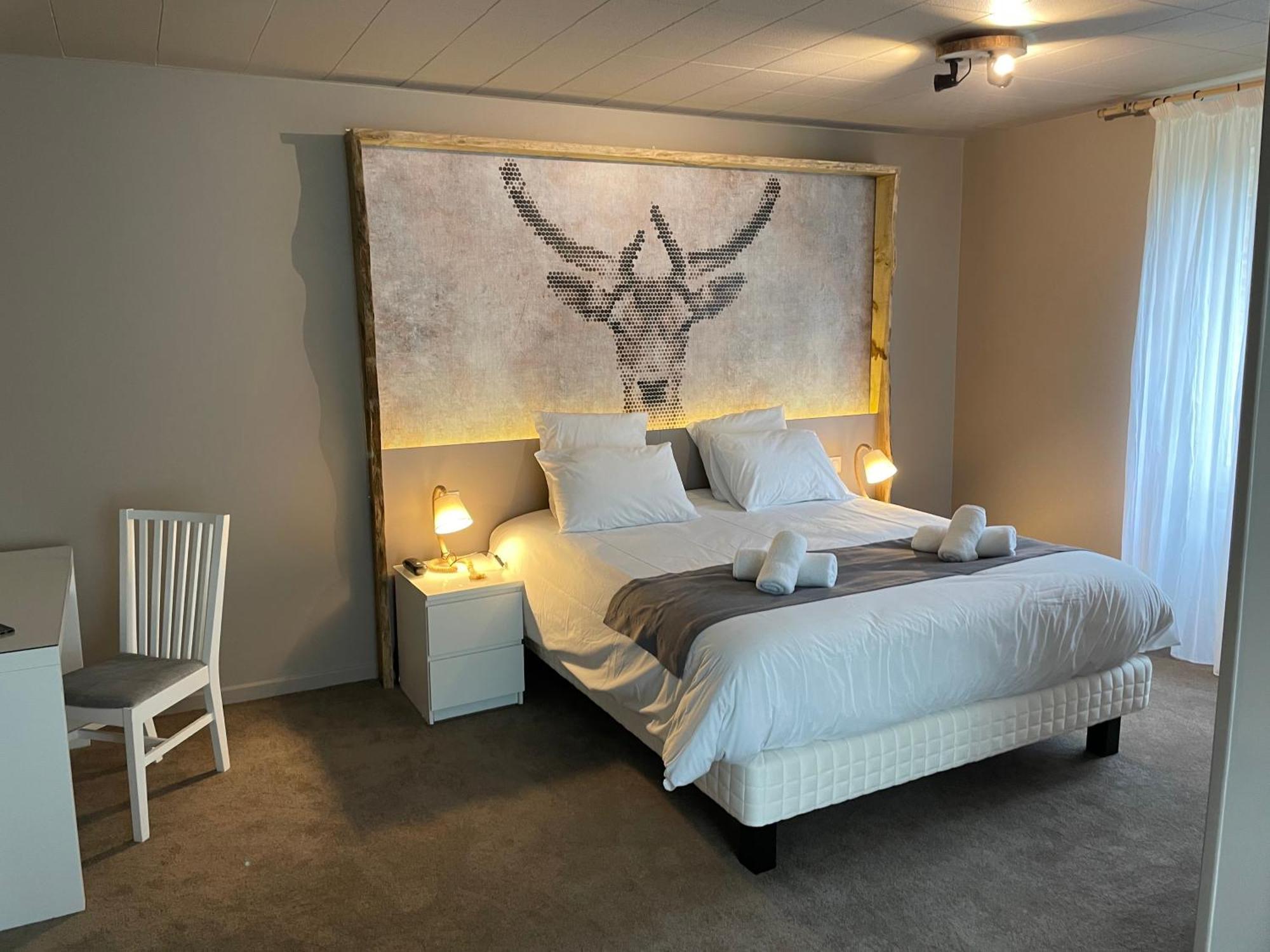 Le Troncais Hotell Saint-Bonnet-Tronçais Exteriör bild