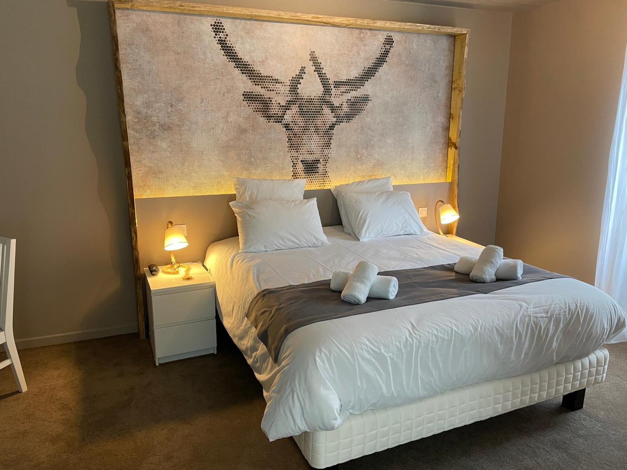 Le Troncais Hotell Saint-Bonnet-Tronçais Exteriör bild