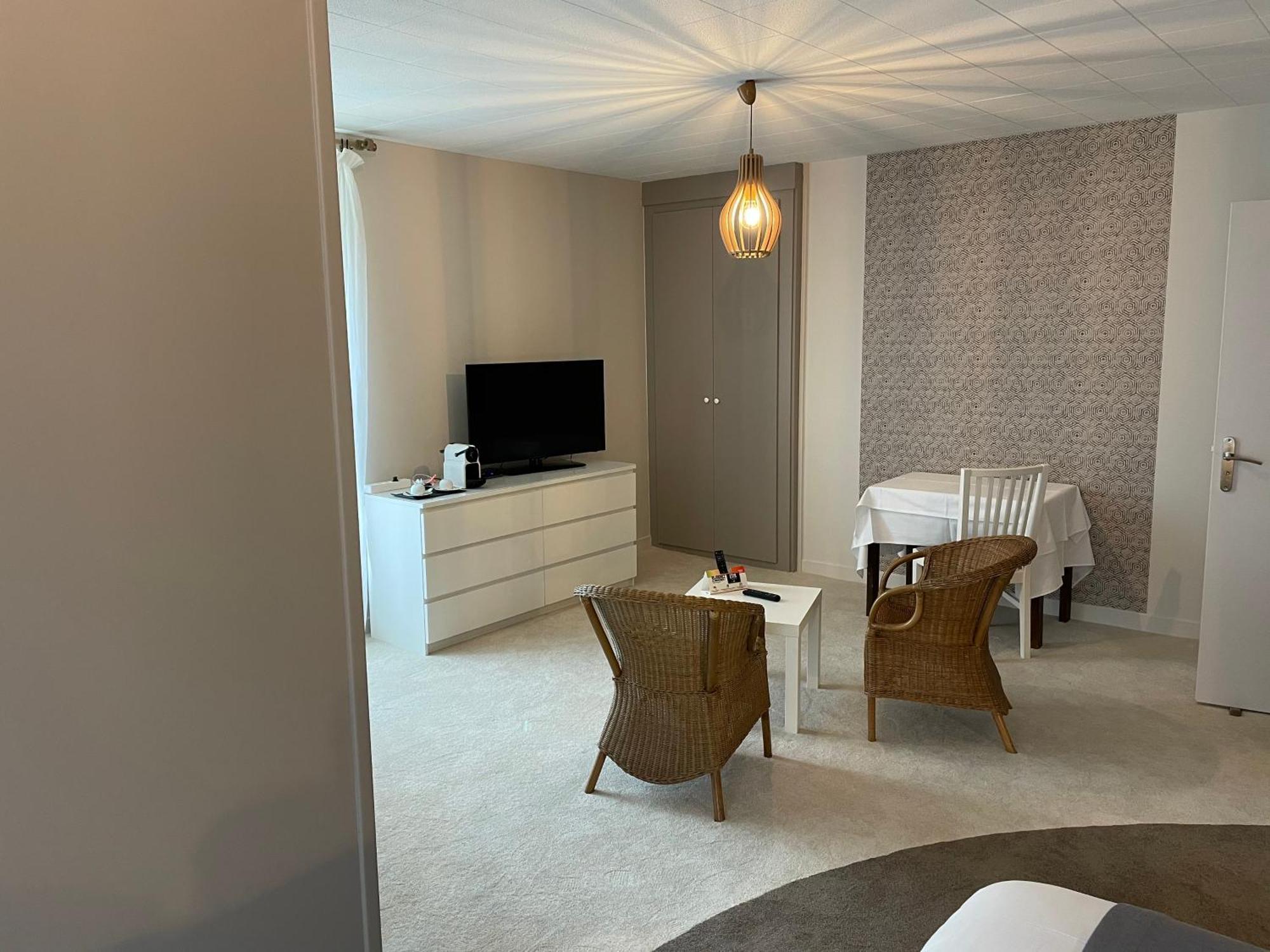 Le Troncais Hotell Saint-Bonnet-Tronçais Exteriör bild