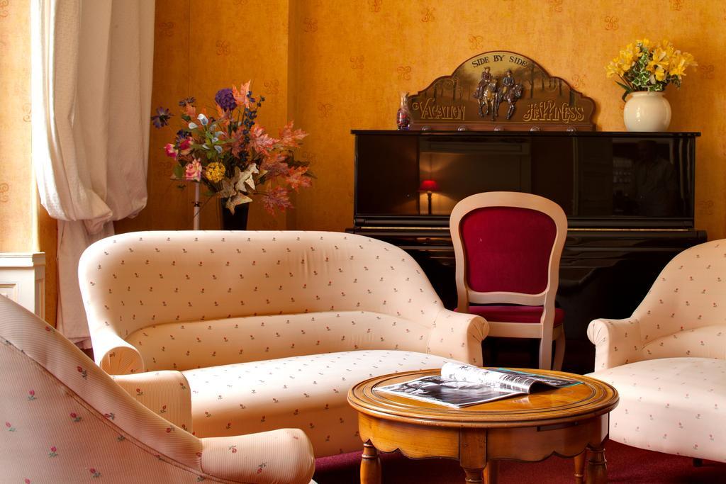 Le Troncais Hotell Saint-Bonnet-Tronçais Exteriör bild