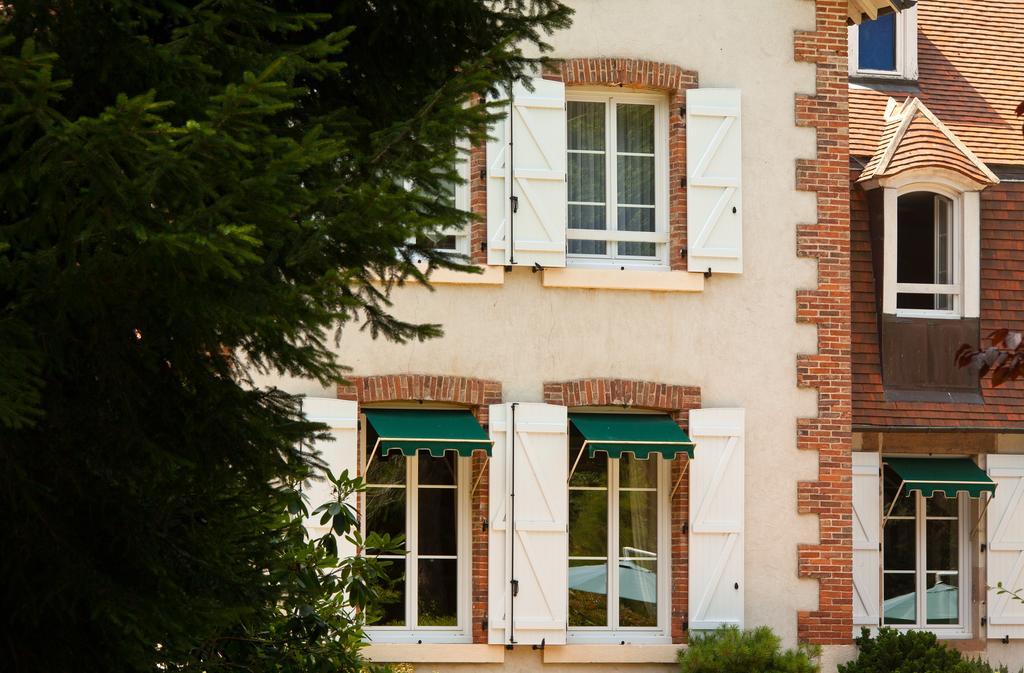 Le Troncais Hotell Saint-Bonnet-Tronçais Exteriör bild