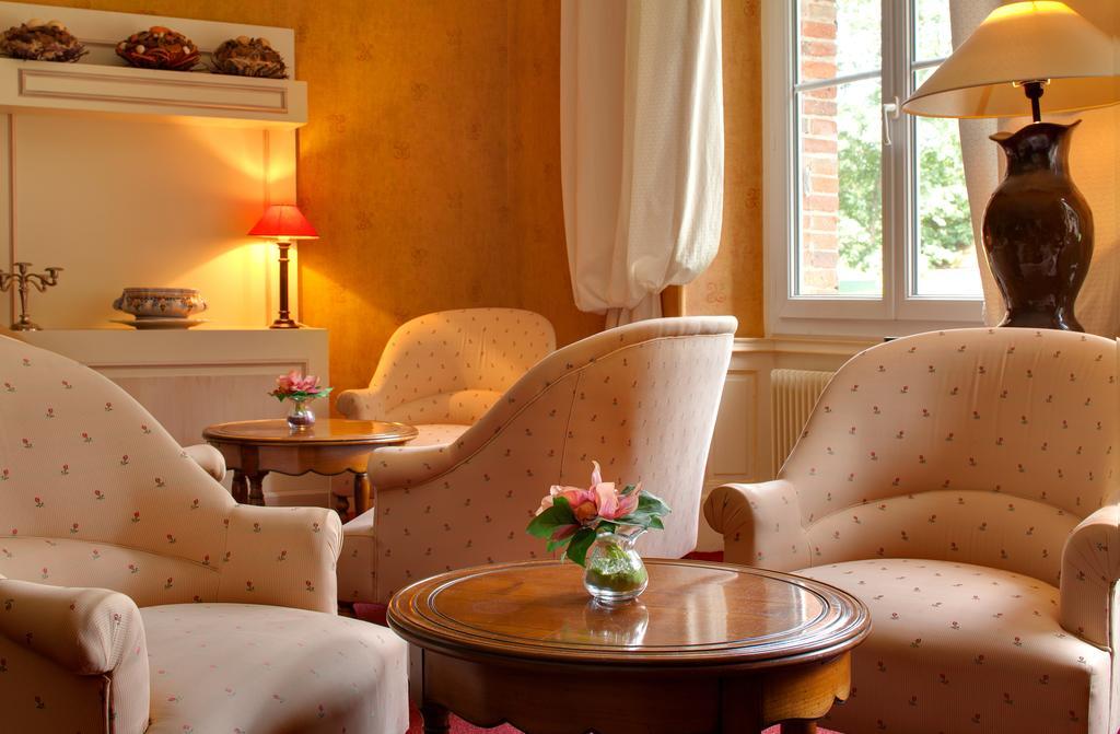 Le Troncais Hotell Saint-Bonnet-Tronçais Exteriör bild