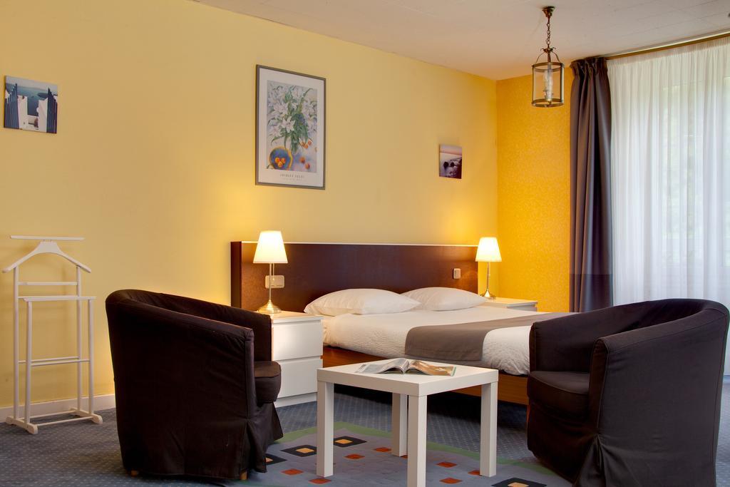 Le Troncais Hotell Saint-Bonnet-Tronçais Exteriör bild