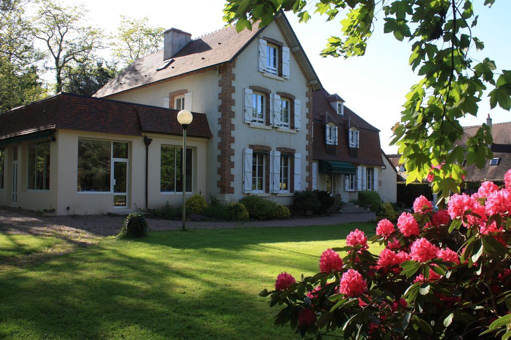 Le Troncais Hotell Saint-Bonnet-Tronçais Exteriör bild
